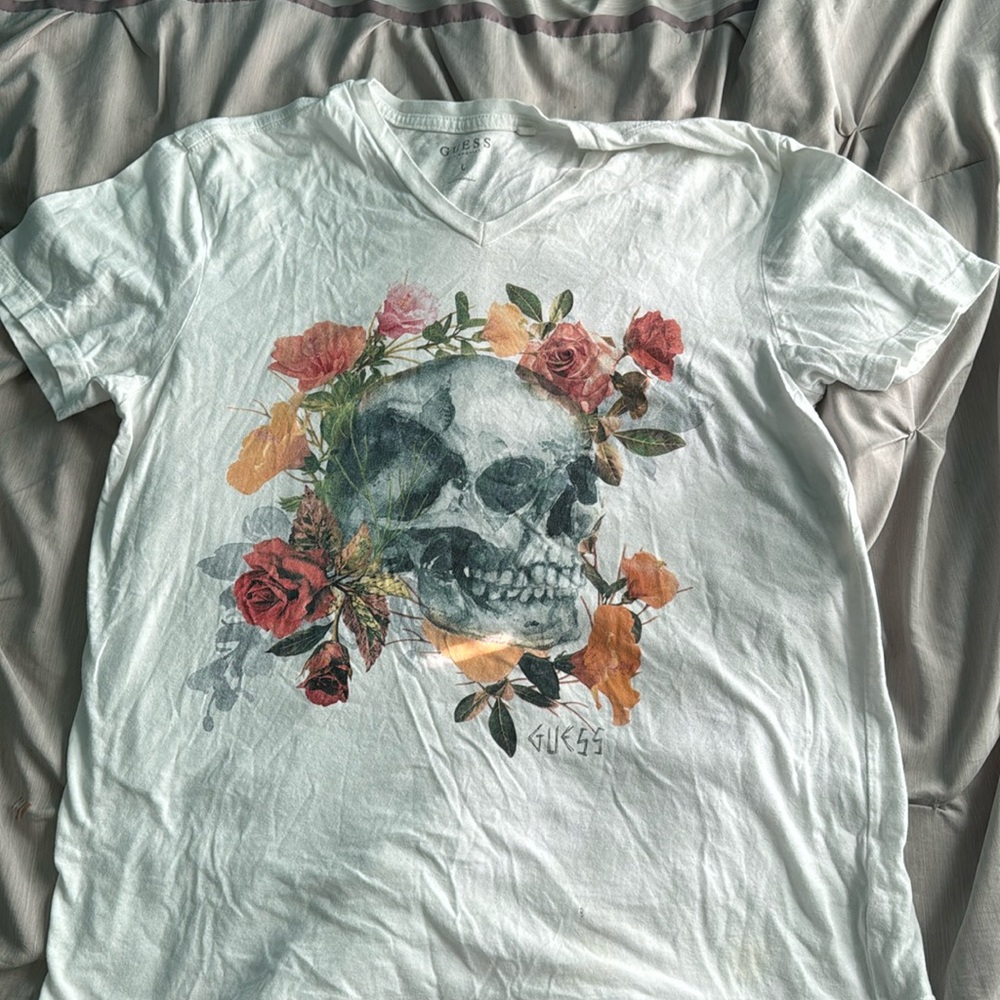 Guess White Skull & Flowers T Shirt Women’s L